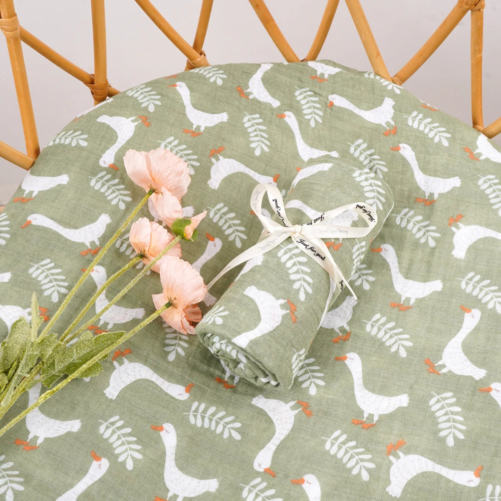 Elinfant Muslin Swaddle Blankets 100% cotton 120*110cm 2 Layers Newborn Baby Bath Towel Wrap Nursing Cover The Little Baby Brand The Little Baby Brand